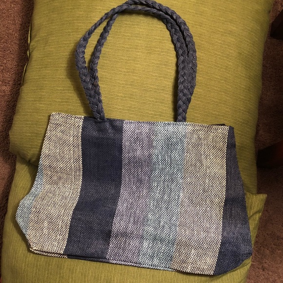 Handbags - Braided handle tote bag!!